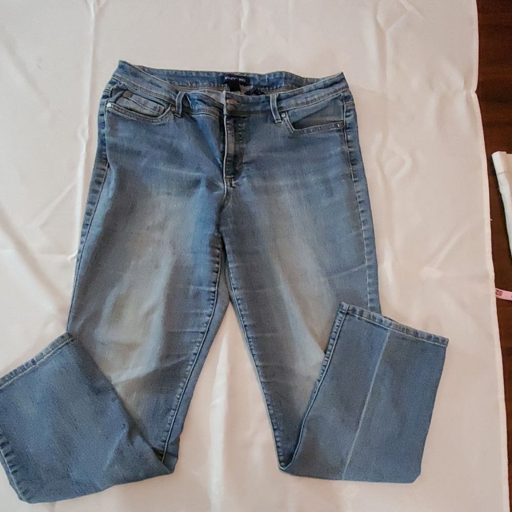 Bandolino straight leg blue Jean's size 12